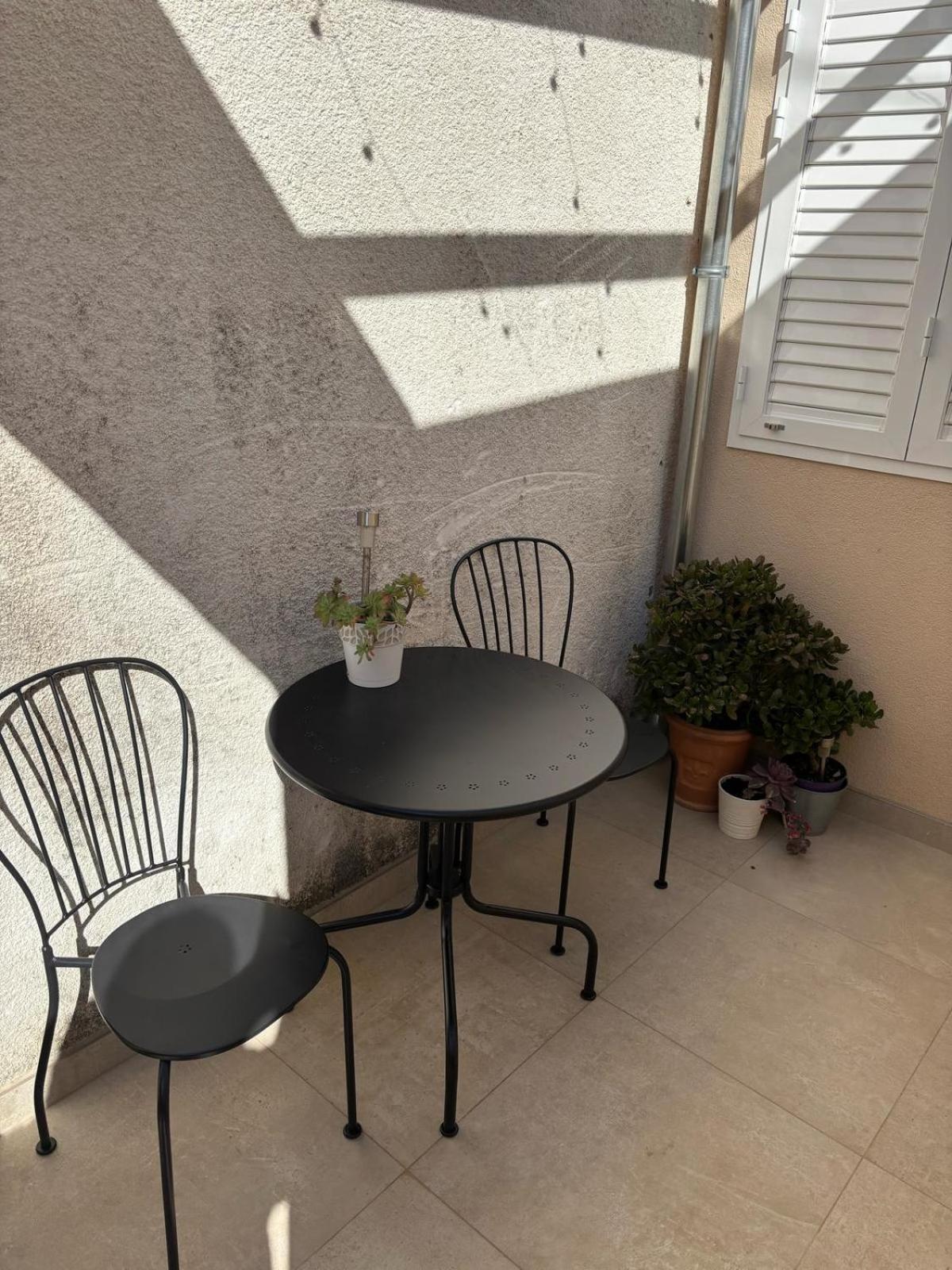 Apartment Ana Vis Exterior photo
